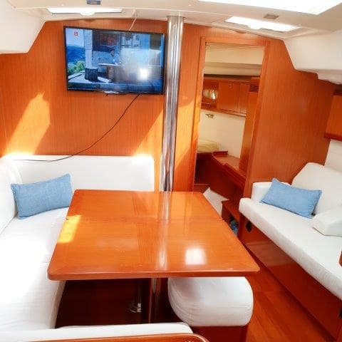 Beneteau Oceanis 46 - Image 12